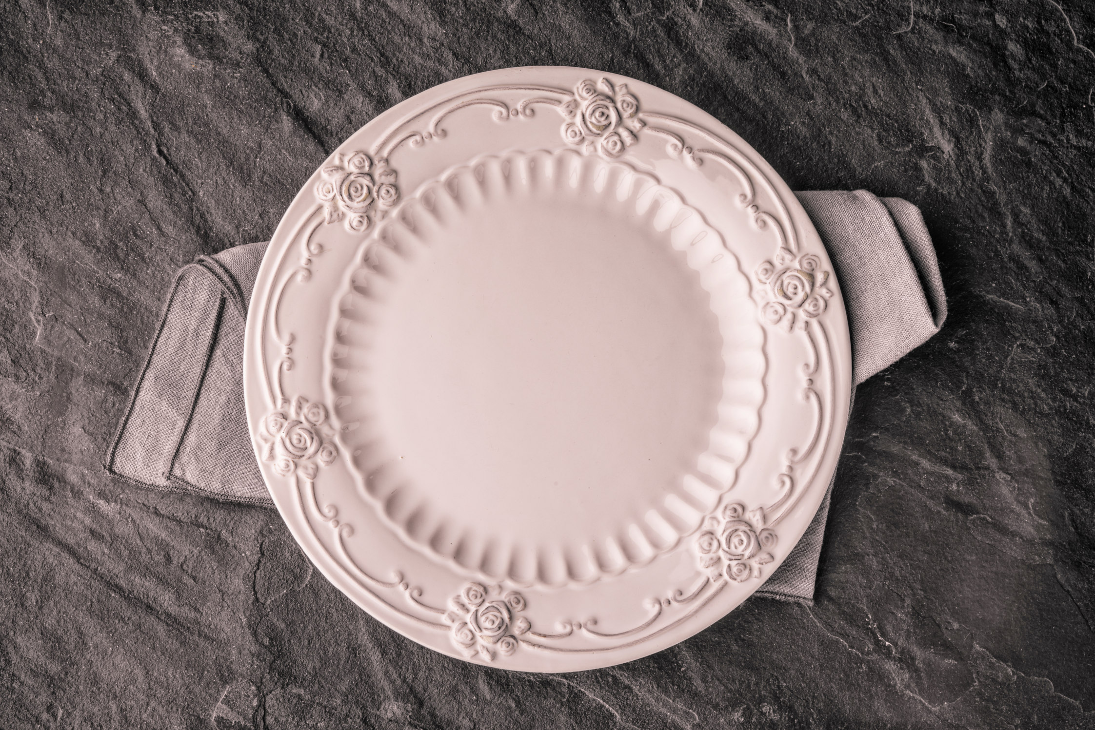 Move over China, Petite Fleur Oval Platter by Villeroy & Boch is Here