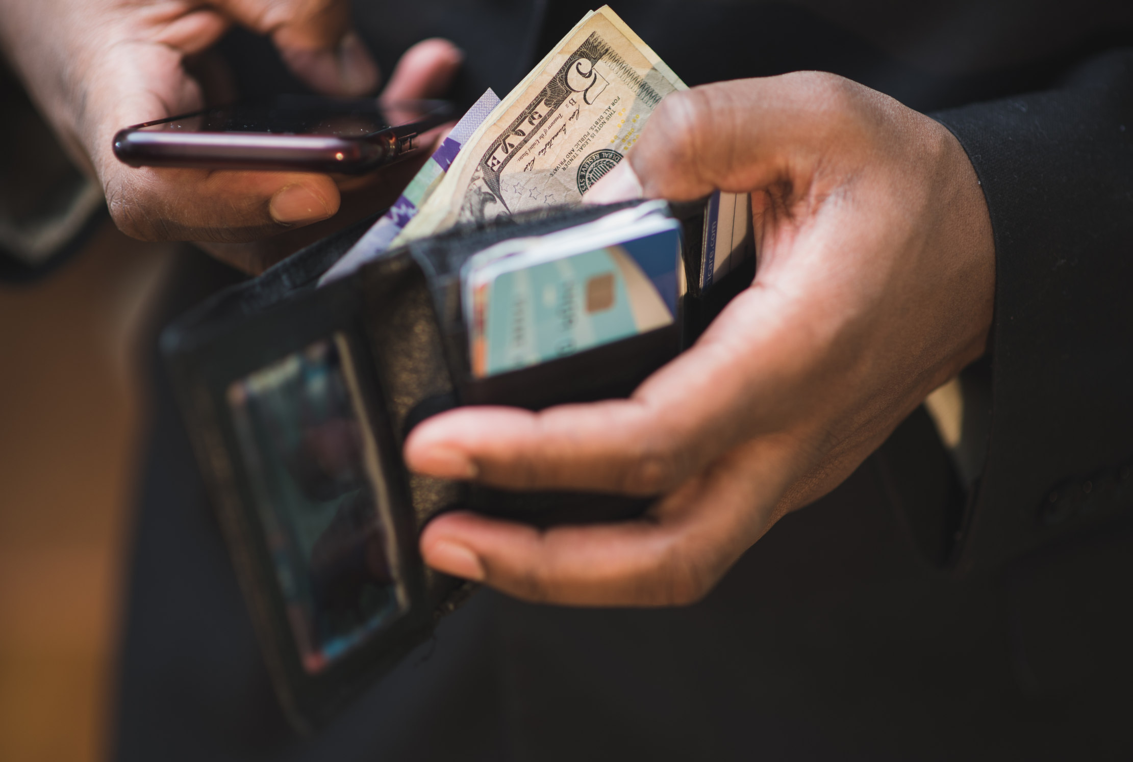 This Bifold Wallet Can Be A Perfect Gift to Your Loved One