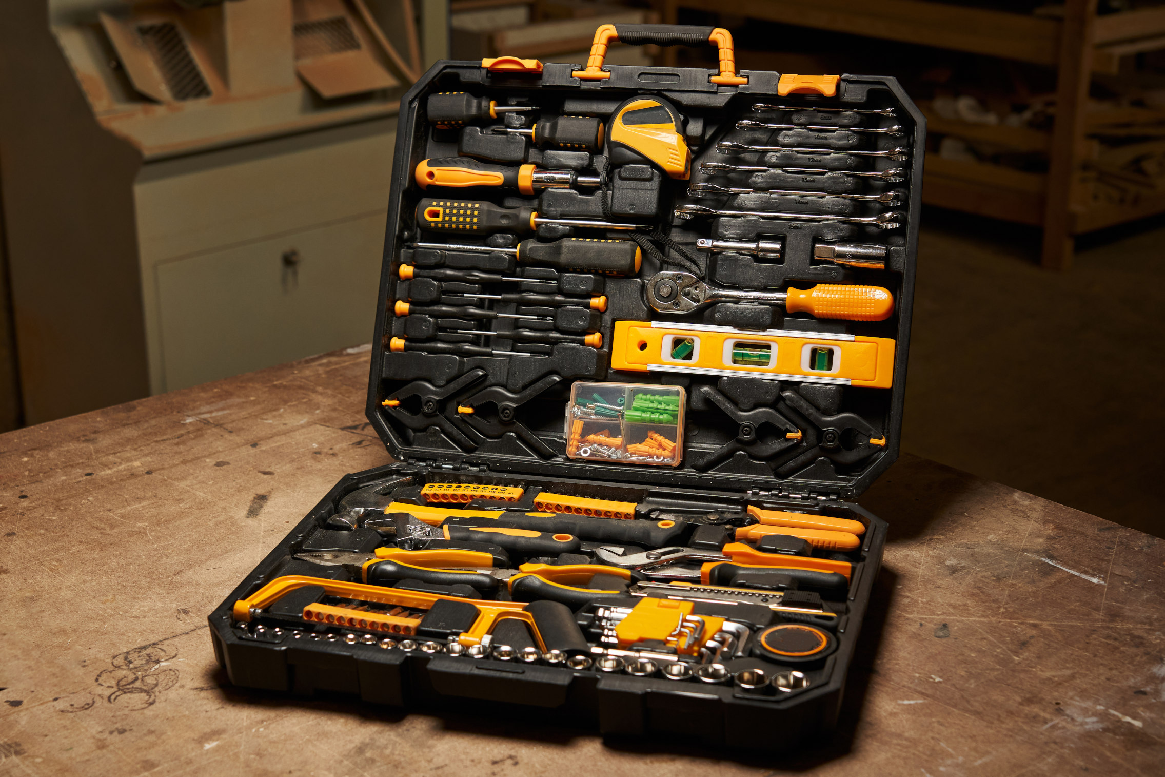 The Dewalt Toolbox is made for every do it yourself enthusiast
