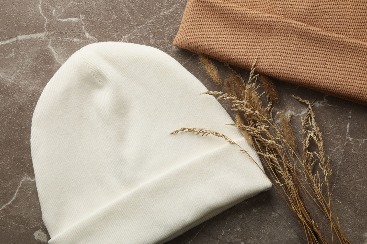 FURTALK Cuffed Beanie: Your Winter Style Chameleon!