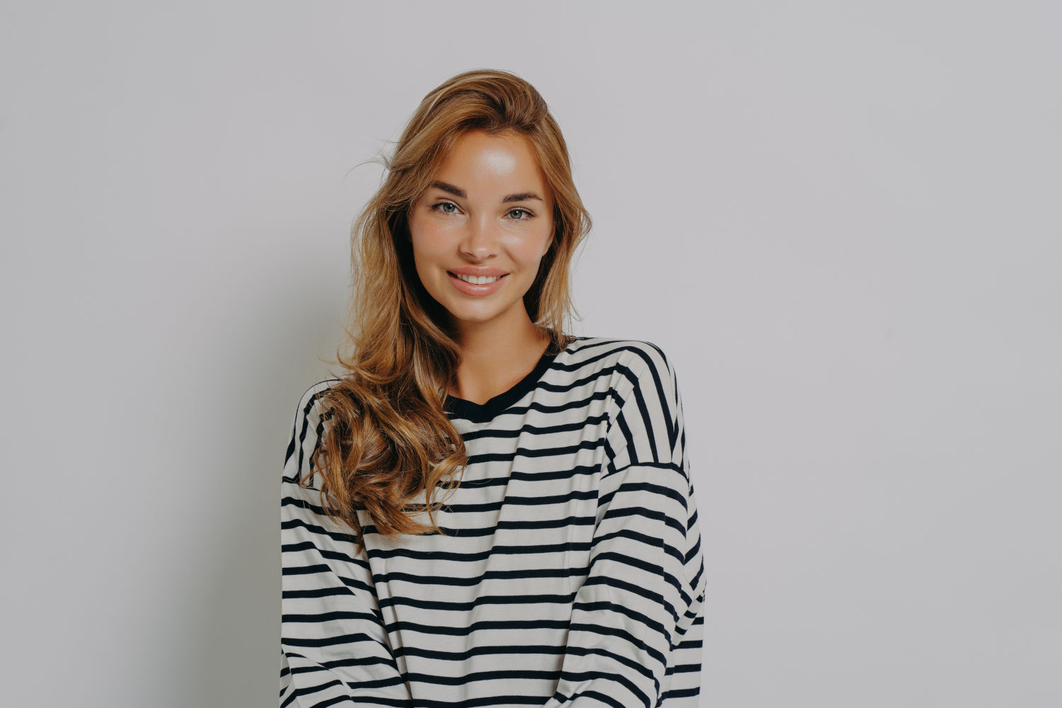 KIRUNDO Women's Turtleneck Striped Sweater: Your Winter Style Statement!