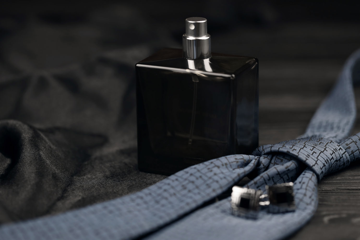 Halston 1-12 Eau De Cologne: Does This Classic Scent Still Command Attention