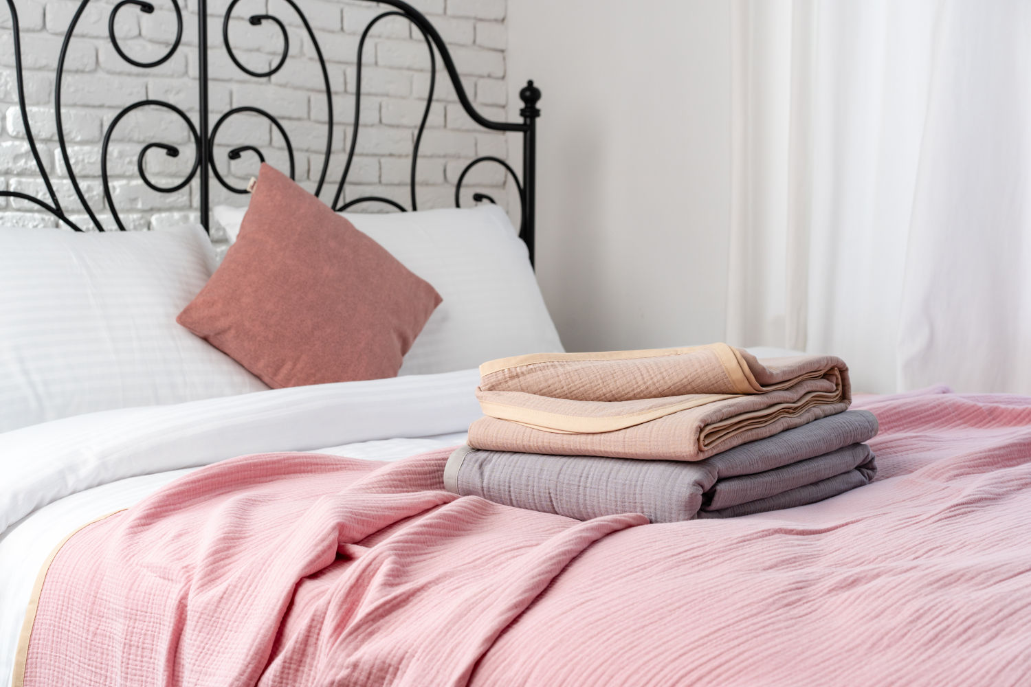 Amazon Basics Sheet Set: Your Dream of Super Soft, Wrinkle-Free Sleep?