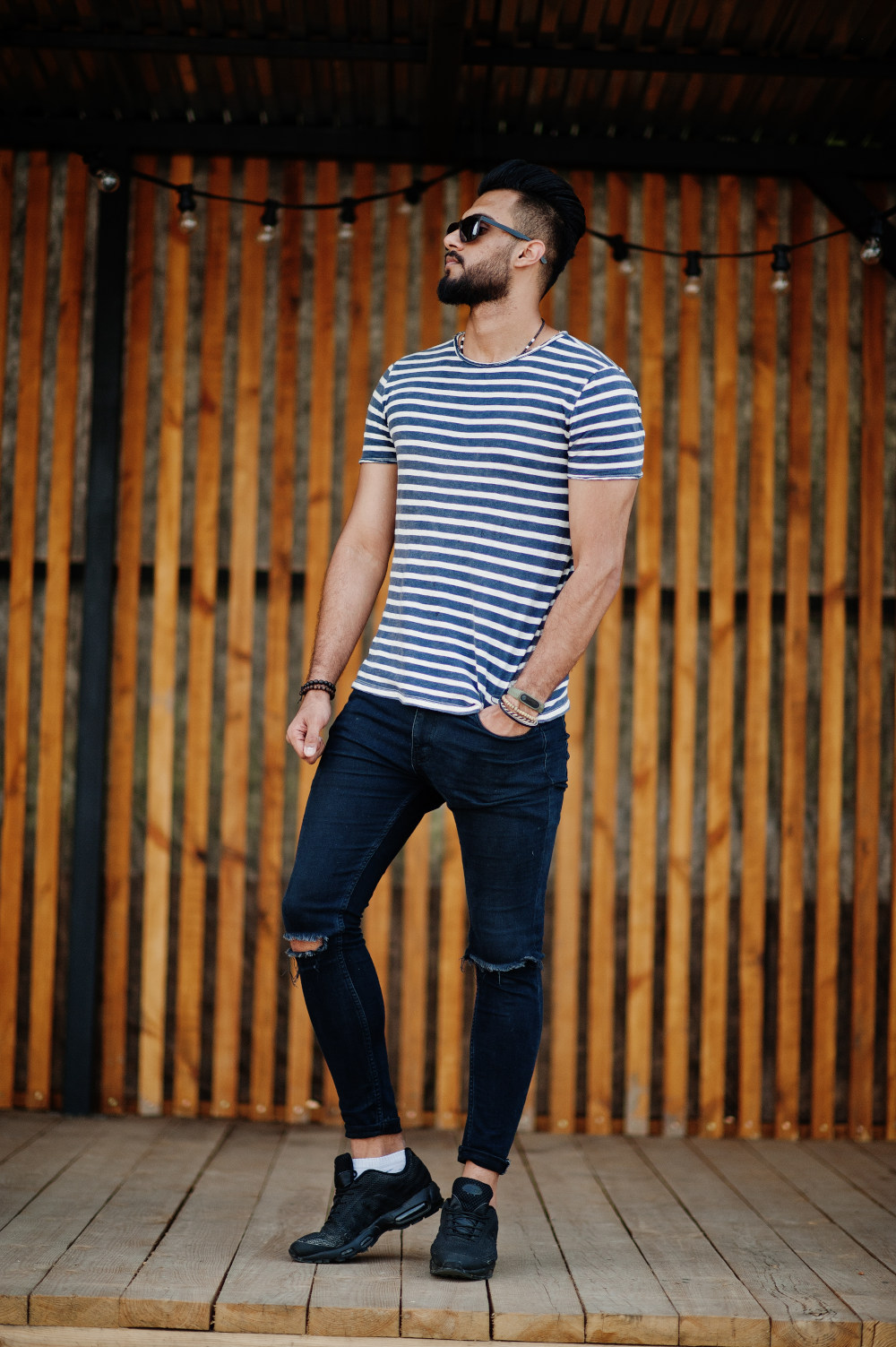 A Cut Above the Rest: A Review of the LOGEEYAR Mens Slim Fitted Casual T-Shirt